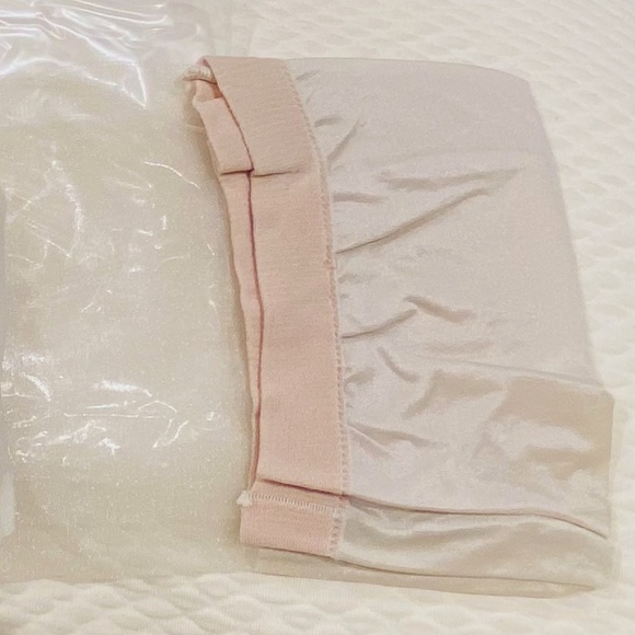 O8-BUNDLE ONLY-Vintage Givenchy Body Gleamers Crystal Hosiery Original Package - Picture 5 of 7